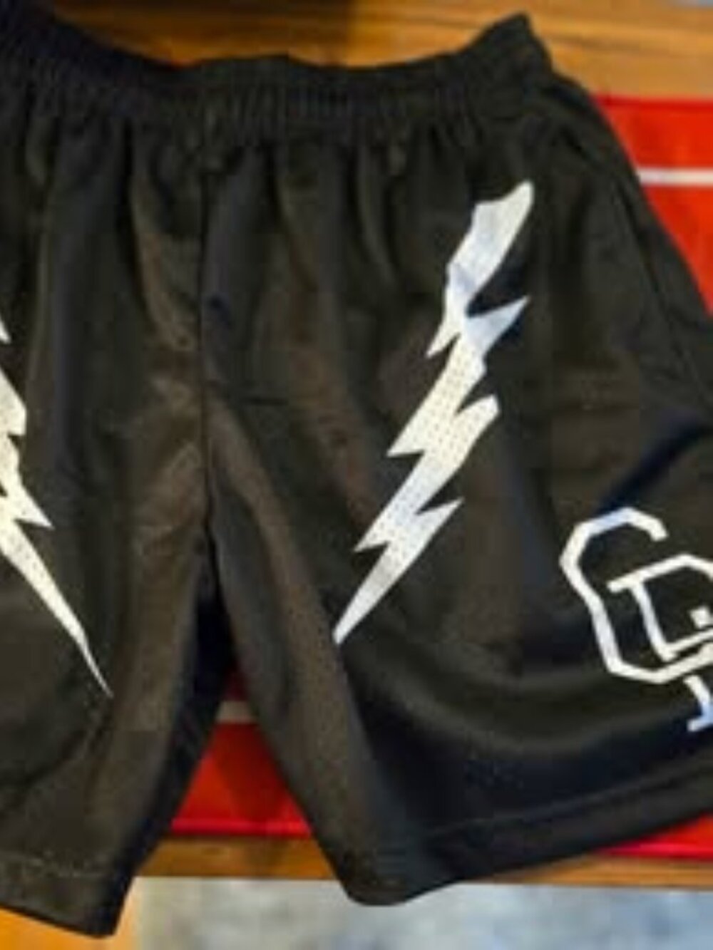 XLARGE CRISPY NYC BLACK thunderbolt